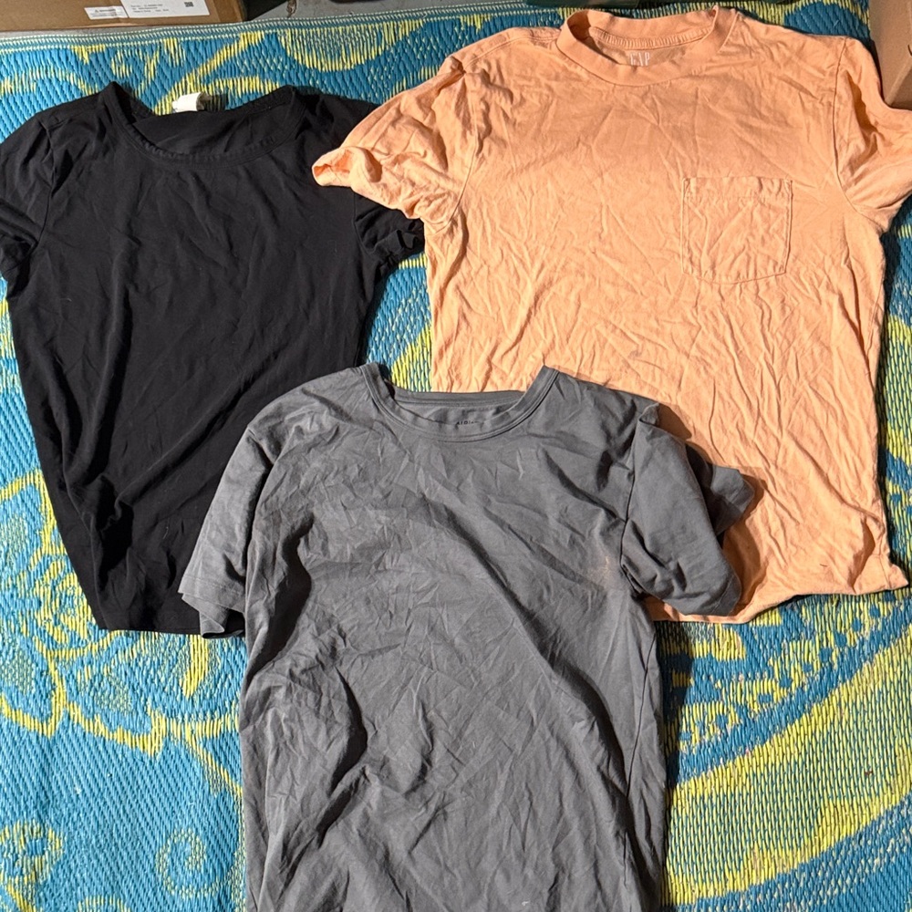 Small Set of Three T-Shirts. Black H&M, Peach Gap, Grey Airism